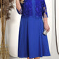 Unifarbenes Damenkleid mit bestickter Jacke aus Spitze