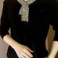 Ideales Geschenk - Hochwertiges Winter-T-Shirt aus Kunstvelours mit Strasssteinen, warm und modisch.