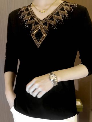 Ideales Geschenk - Hochwertiges Winter-T-Shirt aus Kunstvelours mit Strasssteinen, warm und modisch.